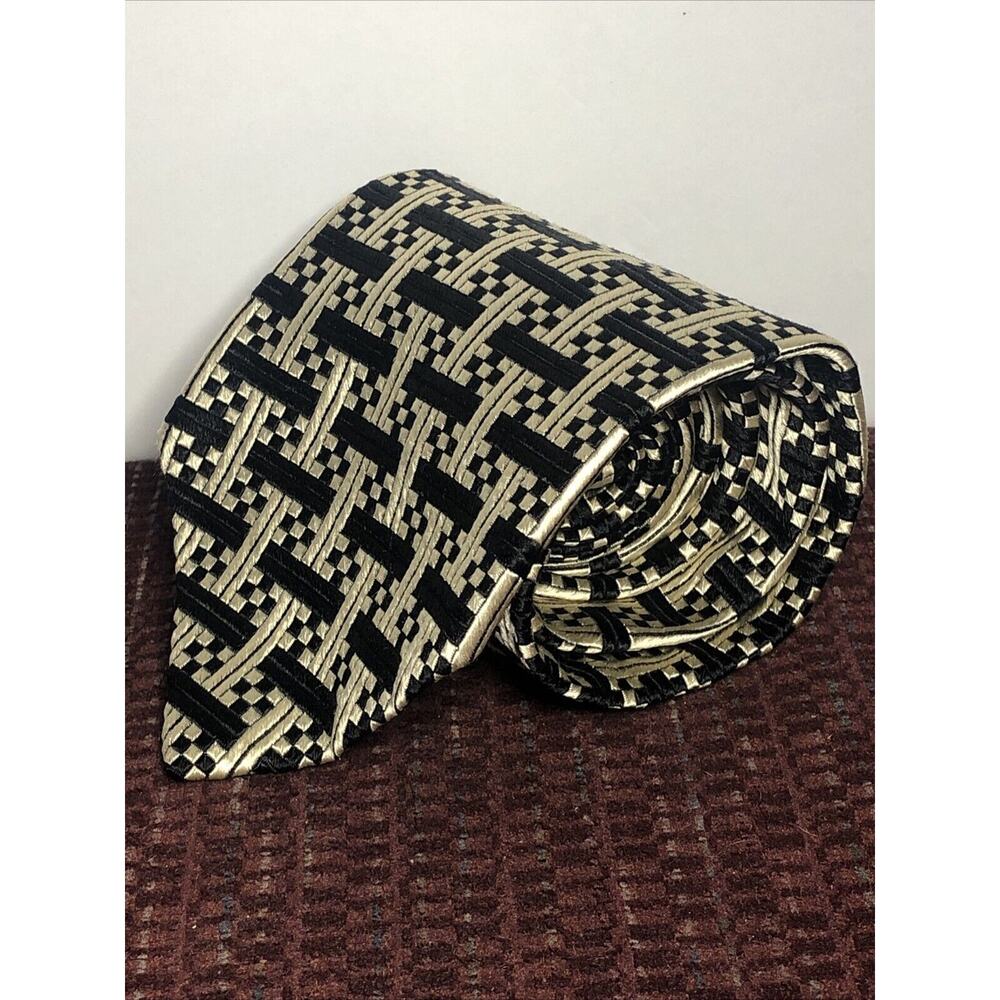 Profuomo Limited Edition Neck Tie 100% Silk Geometric Woven Cream & Black